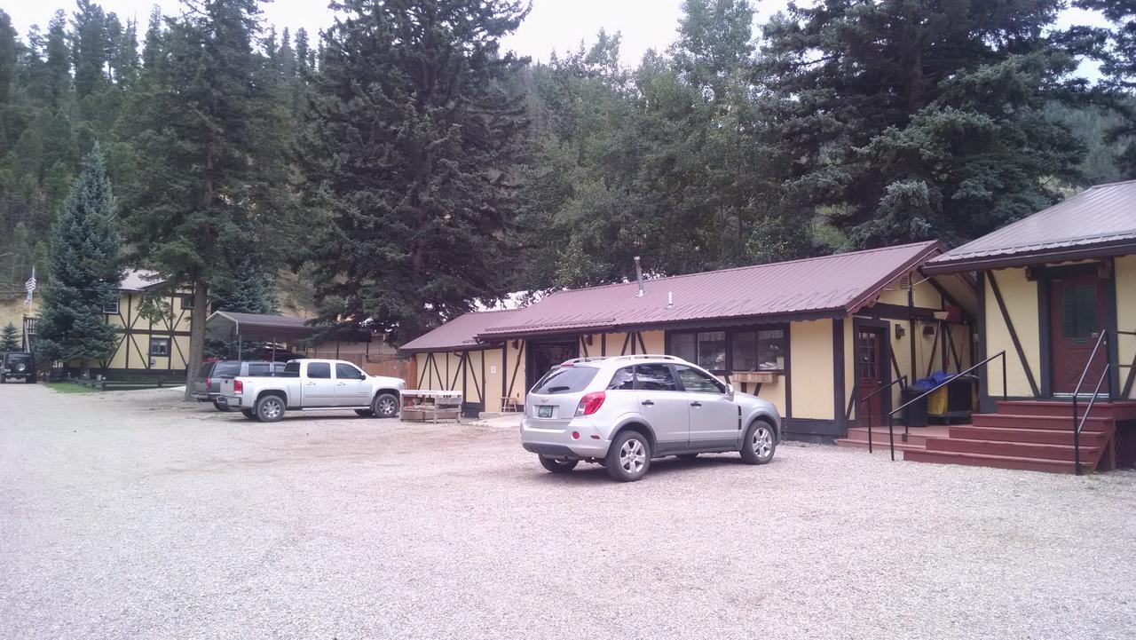 Auslander Lodge And Condominiums Red River Exterior photo